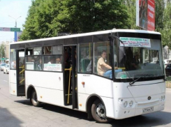 На двух маршрутах из Ростова в «Мегу» ввели безналичную оплату