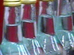 В Сальске полицейские «накрыли» цех по производству поддельной водки