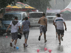 Теплую и дождливую погоду пообещали синоптики ростовчанам в последнюю неделю лета