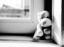 Житель Ростовской области надругался над подростком и ее маленькой сестрой