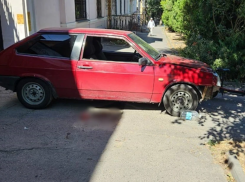 В Таганроге 21-летний водитель на ВАЗе сбил подростка на электросамокате