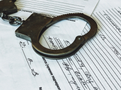 Сотрудницу налоговой инспекции заподозрили в разглашении налоговой тайны в Ростовской области