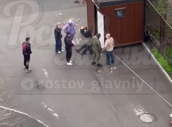 Мужчина в камуфляже напал на охранника и председателя ТСЖ в Ростове