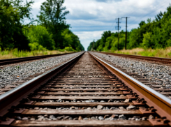 Трагедия на станции Зверево: пассажирский поезд сбил женщину