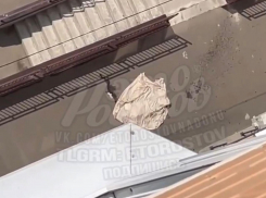 В Ростове на СЖМ девушка разбилась насмерть, выпав из окна многоэтажки 