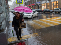 Сильные ливневые дожди испортят жителям Ростова начало рабочей недели