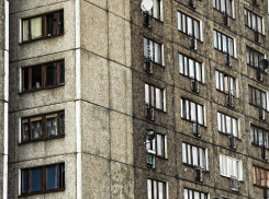 В Ростовской области 9-летняя девочка упала в подъезде и умерла