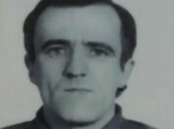 Невысокий светловолосый мужчина с залысиной потерялся на улицах Ростова