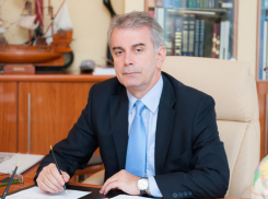 Ректора Южного Университета Ростова поздравляют с 60-летним юбилеем друзья, родные и коллеги