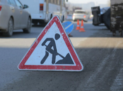 В Ростове на Театральном проспекте на месяц ограничат движение транспорта