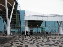 Безграмотность переводчиков в аэропорту «Платов» не перестает смешить ростовчан