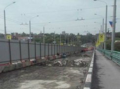 Измученных жителей Западного разочаровали рассказом о количестве рабочих на ремонте проспекта Стачки
