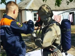 Тела двух мужчин подняли спасатели из канализационной ямы в Ростовской области