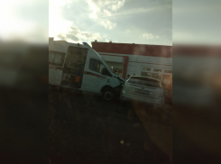 В Зверево с водителя скорой, которого уволили после ДТП, потребовали компенсации через суд