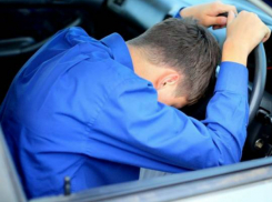 Трое человек погибли и один пострадал по вине уснувшего за рулем водителя в Ростовской области