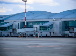 Из-за тумана самолеты не могут приземлиться в Платове