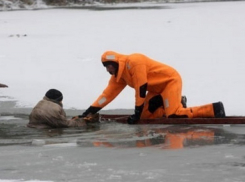 Тонувшего мужчину в заливе Ростовской области вытащили из воды