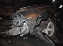 В Ростове «Лексус» врезался в автозаправку - водитель иномарки погиб