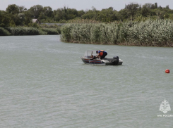 В Ростове на пляже женщина наглоталась воды и утонула