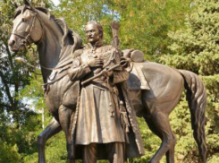 В Ростове открыли памятник атаману Матвею Платову