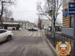 13-летнюю девочку сбили на пешеходном переходе в Ростове-на-Дону