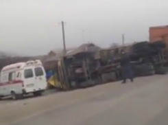 Спасение эпично опрокинувшейся фуры под Ростовом попало на видео