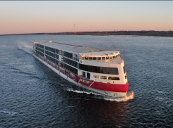 В порту Таганрога «застрял» круизный лайнер «Мустай Карим»