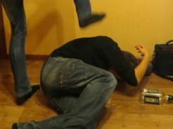 Мужчина жестоко избил друга из-за закончившегося алкоголя в Ростове