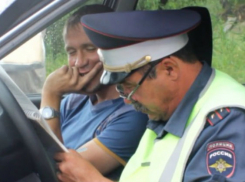Пьяный водитель автобуса перевозил пятнадцать детей из бассейна в Ростовской области