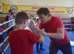 Американский актер Дон Уилсон провел мастер-классы для юных киношников и каратистов в Ростове