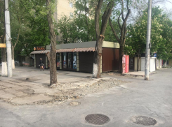 Новые торговые комплексы установили на перекрестке Зорге-Стачки в Ростове