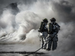 В Ростове в Нахаловке сгорел частный дом на две семьи