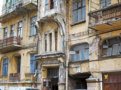 Мэрия Новочеркасска целый год «забывала» переселить людей из разваливающегося дома