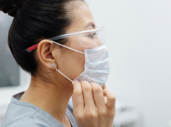 Медицинскому центру в Ростове требуются медсестра и администратор