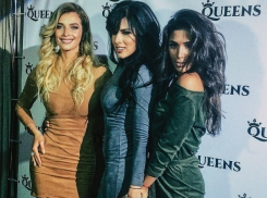 Сексуальная ростовчанка Татьяна Котова похвасталась тем, что стала солисткой группы Queens