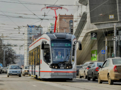 Еще 13 низкопольных трамваев со «всеми удобствами» этой зимой запустят на рельсы в Ростове 