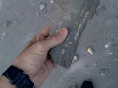 Новая многоэтажка сыплется на головы прохожих в Ростове-на-Дону