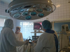 В Ростове хирурги забыли марлевую салфетку в горле пенсионерки