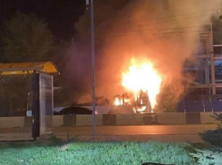 В Ростове загорелся автобус с пассажирами