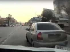 Мошенник-автоподставщик на иномарке в Ростове попал на видео