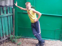 Школьники разгромили 20 могил в Ростовской области 