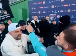 Блогер Литвин ударил болельщика команды Басты на матче Медиалиги