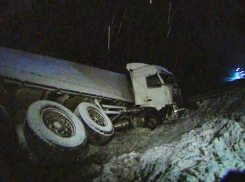 Водитель «Газели» погиб, а пассажир получил ранения в жутком столкновении на встречке с фурой под Ростовом