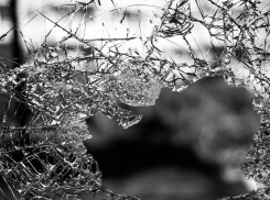 Мама с дочерью попали под машину в Ростове