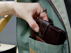 Подруга сына совершила дерзкое преступление против пенсионера в Ростове