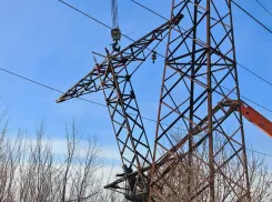 Штормовой ветер повалил 32-метровую вышку ЛЭП