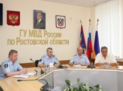 Полиция наградила двоих ростовчан за помощь в поимке грабителя