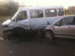 Водитель «Газели» погиб в лобовом ДТП с неуступчивой иномаркой на кольце Ростовской области