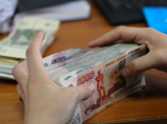 В Ростове мужчина год жил с женщиной, а потом украл у нее 1,2 млн рублей и исчез
