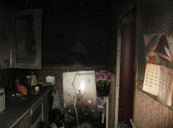 В Ростове мать бросила в горящей квартире четырехлетнего ребенка